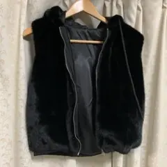 フード付きブラックファーベスト