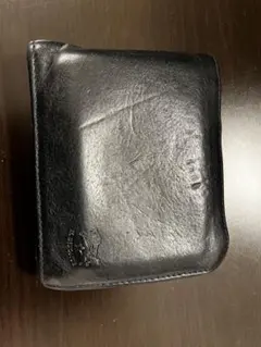 黒のレザー二つ折り財布　イルビゾンデ