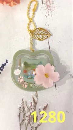 レジンキーホルダー　ハンドメイド