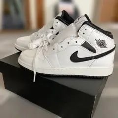 Nike Air Jordan 1 Mid ホワイト/ブラック US6Y