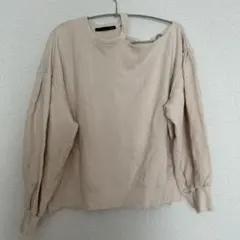 Heather ベージュ オフショルダー 長袖トレーナー