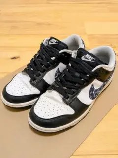 Nike Women's DUNK Low ESS Black Paisley