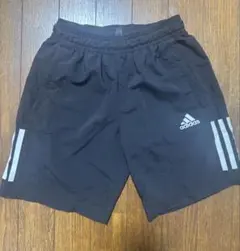 adidas 黒 ハーフパンツ