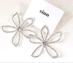 siun ブライダルフラワーイヤリング(エリザベスバウワー風)