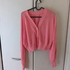 ナチュラルビューティーベーシック　ピンクカーディガン