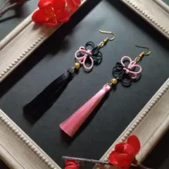 【和風】【バイカラー】吉祥結びとタッセルのピアス（イヤリング）（色オーダー可）