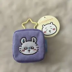 ちいかわ　カラビナ付き刺繍スクエアポーチミニ　モモンガ