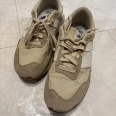 New Balance 574 ベージュ スニーカー