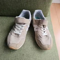 New Balance 373 ベージュ スニーカー