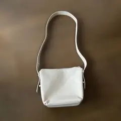 EFOLEショルダーバッグ