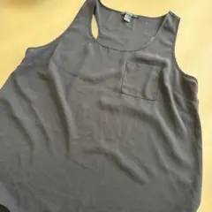 黒 タンクトップ ベスト　ポケット付き　forever21のサムネイル