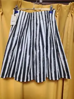 【新品:定価7,900円】Andemiu カスレストライプスカート