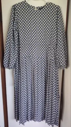 bou jeloud 幾何学模様 ワンピース