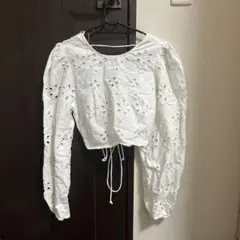 ホワイト刺繍クロップドシャツ