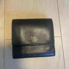 美品】A.P.C. レザー 三つ折り財布 ブラック - メルカリ
