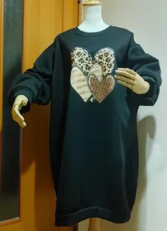 レディース・オーバーサイズ/ロング丈トレーナー【黒✕ハート柄・５XL】新品