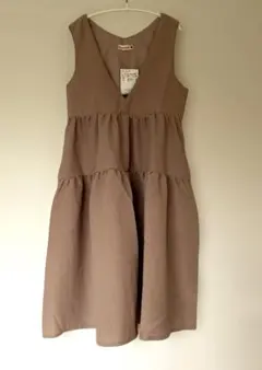 【新品未使用】ジャンパースカート　ワンピース　ピンクベージュ　140cm