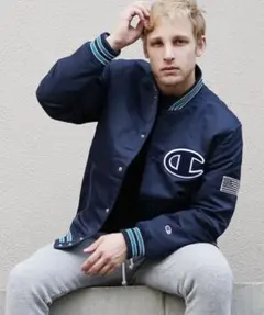 Champion ネイビー スタジャン