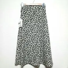 新品タグ付き クラシカルエルフ 花柄 Aラインスカート ブラック ホワイト Lのサムネイル