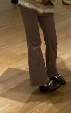 GU コーデュロイフレアパンツ　ブラウン