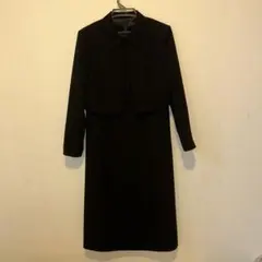 ブラックジャケット付きワンピース