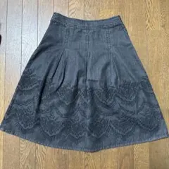 LAURA ASHLEY フレアスカート 刺繍 デニム ブラック