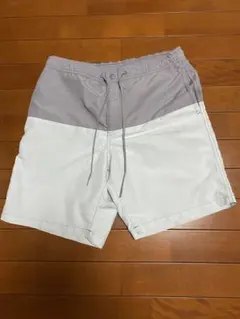 UNIQLO グレー/ホワイト ショートパンツ Mサイズ