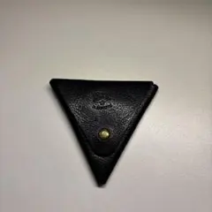 イルビゾン　レザー 三角形 コインケース 黒