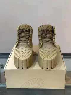 装飾ステッチ付きダークブルーブーツカットデニム