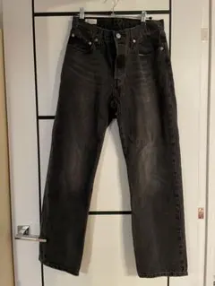 ブラック ストレートデニム