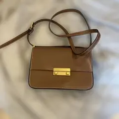 ブラウン ショルダーバッグ