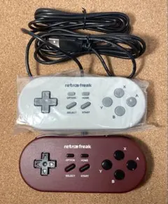 レトロフリーク コントローラー　限定カラー　赤　など　サイバーガジェット