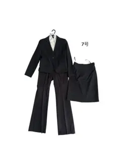レディース　ストライプ柄 ブラックスーツ　4点セット 7号