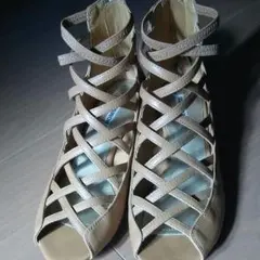 最終再値下げ未使用ROSESSENCEサンダル サイズ23♡履き口はゴム