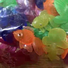 新品　カラフル金魚おもちゃ100個セット