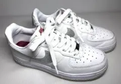 NIKE AIR FORCE 1 グリッタースウッシュ ホワイト　23.5㎝のサムネイル