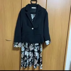 花柄ドレスとジャケットのセットアップ