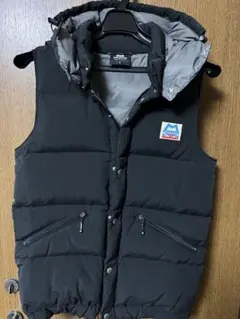 マウンテンイクイップメント ダウンベスト ブラック系