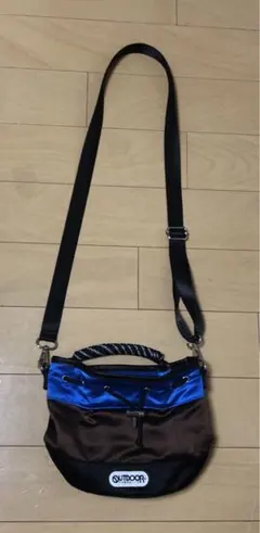 outdoor ショルダーバッグ 青と茶色のコンビネーション