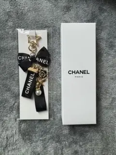 CHANEL ロゴ入りリボンキーホルダー 42e95a29684e06bfa627fa0097c47d