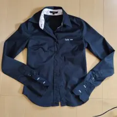 리엔다의 블랙 블라우스