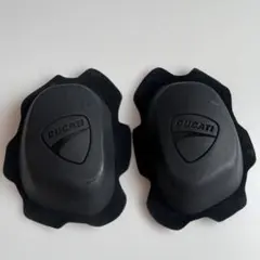 DUCATI バイク用 ニープロテクター 左右セットのサムネイル