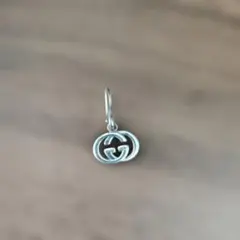 美品 GUCCI GGアイコンピアス パープル 片耳‼️ - メルカリ