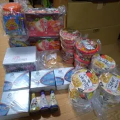週末限定値下げ！お菓子と調味料とカップ麺セット
