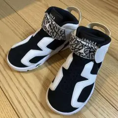 【 本日限定価格！】キッズ スニーカー ナイキ　ジョーダン　ブラック/ホワイト
