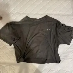 Nike クロップドTシャツ グレー 半袖