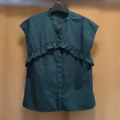 美品 SALOON フリルフレンチスリーブブラウスのサムネイル