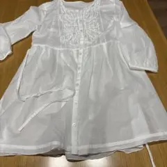 PINOREフリル使いの可愛い白の長袖ブラウス.のサムネイル
