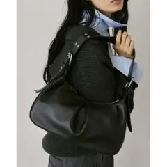 un/neu ワンハンドルタックハンドバッグ / フェイクレザーショルダーバッグ