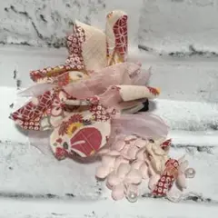 和装小物 赤とピンクの花柄　コサージュ